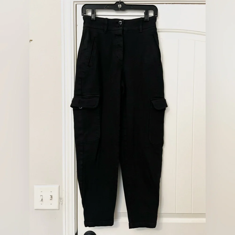Aritzia Wilfred Free Modern Cargo Pants Black